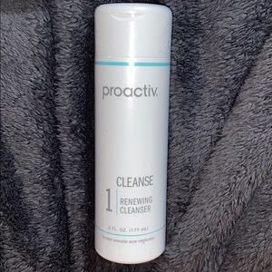 Renewing Cleanser (6 FL. OZ. 177 mL )